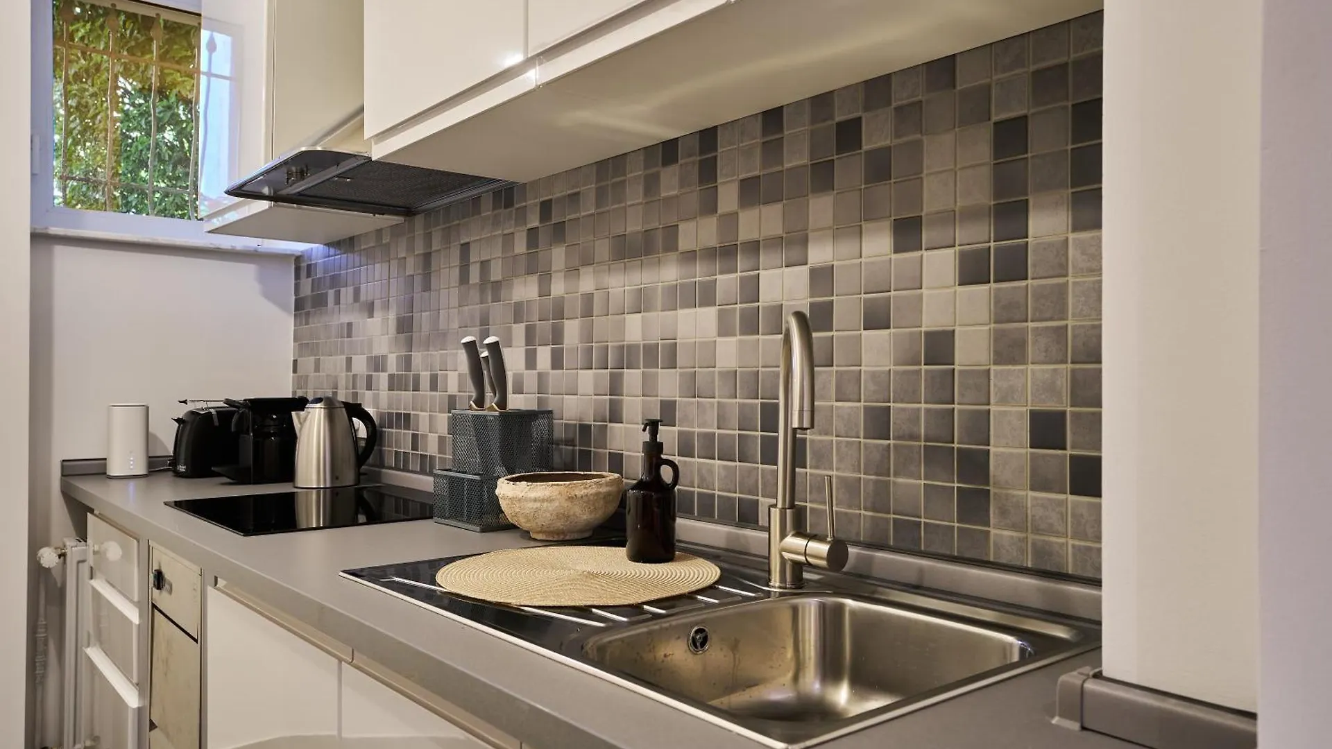 Urban Base Apartment For 8 In Berlin Mitte