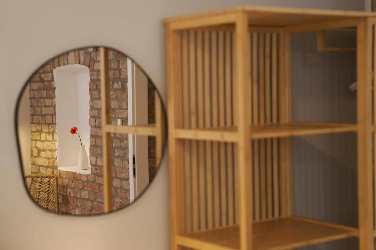 Urban Base Apartment For 8 In Berlin Mitte