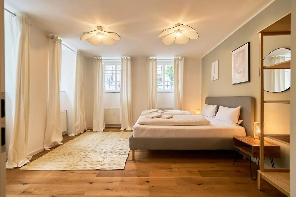 Urban Base Apartment For 8 In Berlin Mitte
